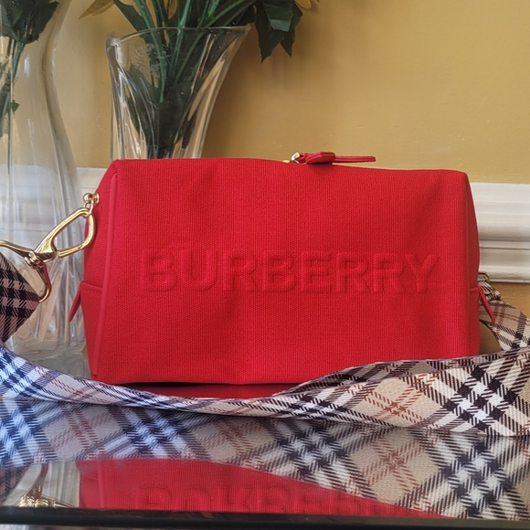 Burberry Pouch converted into to shoulder bag or cross body - Picture 4 of 16
